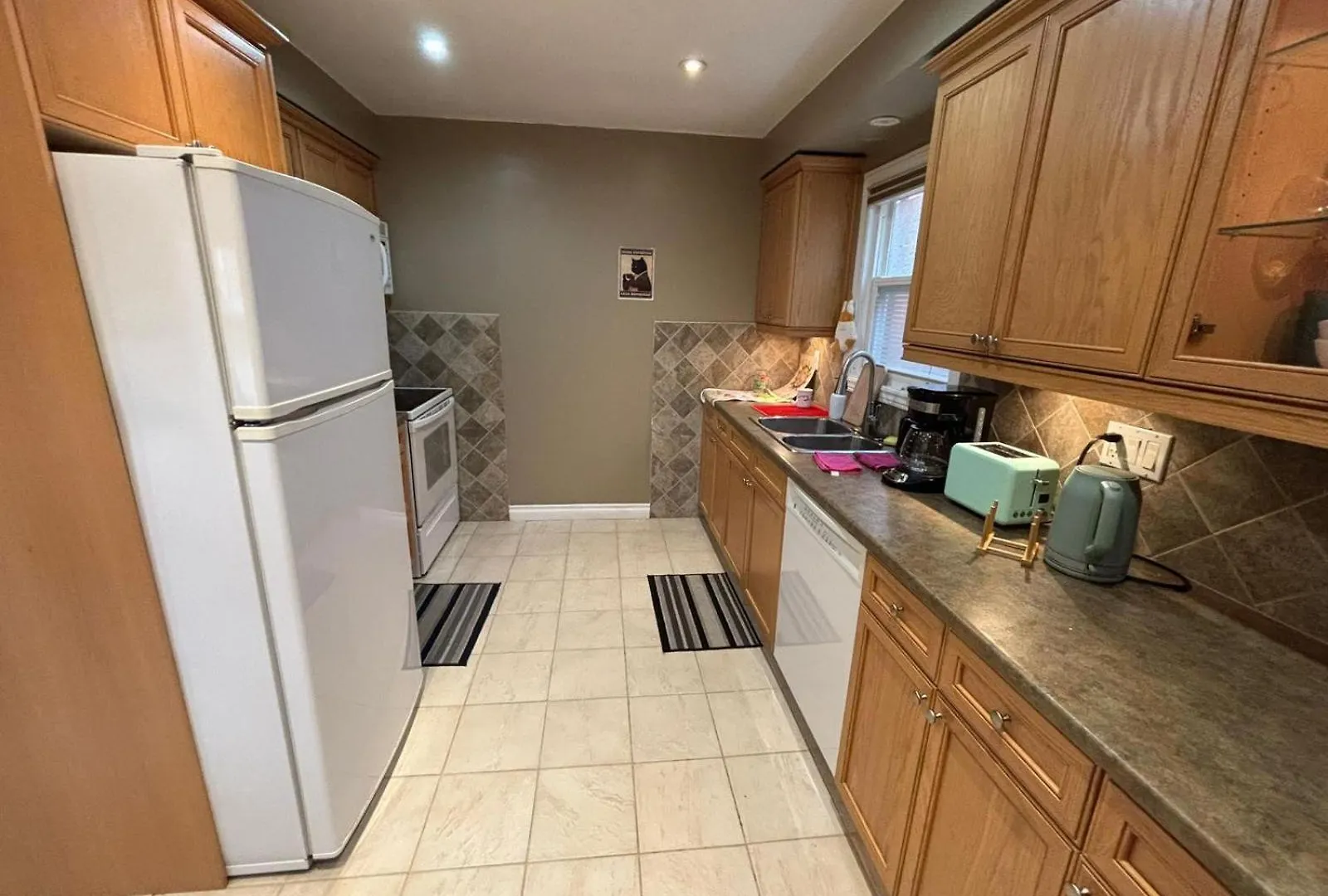 Homestay Square One Mall Room- Fast Speed Internet-Free Parking Mississauga