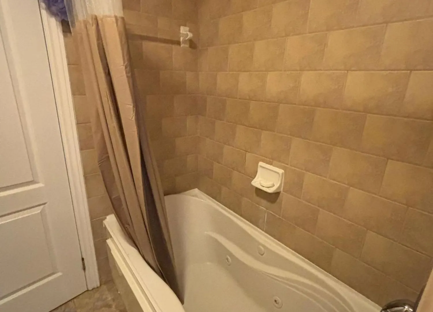 Square One Mall Room- Fast Speed Internet-Free Parking Mississauga